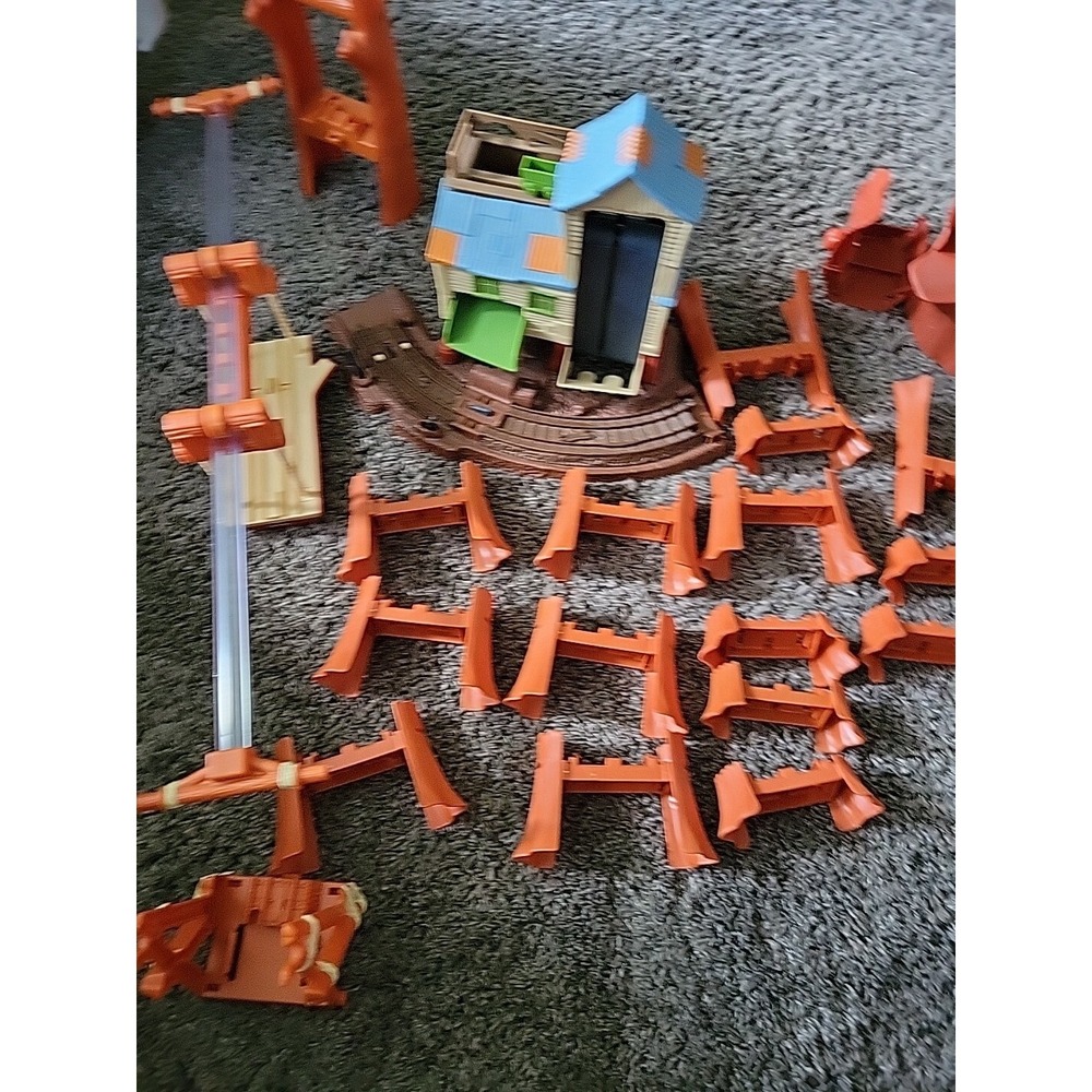 THOMAS and FRIENDS TRACKMASTER ZIP, ZOOM & LOGGING ADVENTURE Parts - Picture 3 of 5